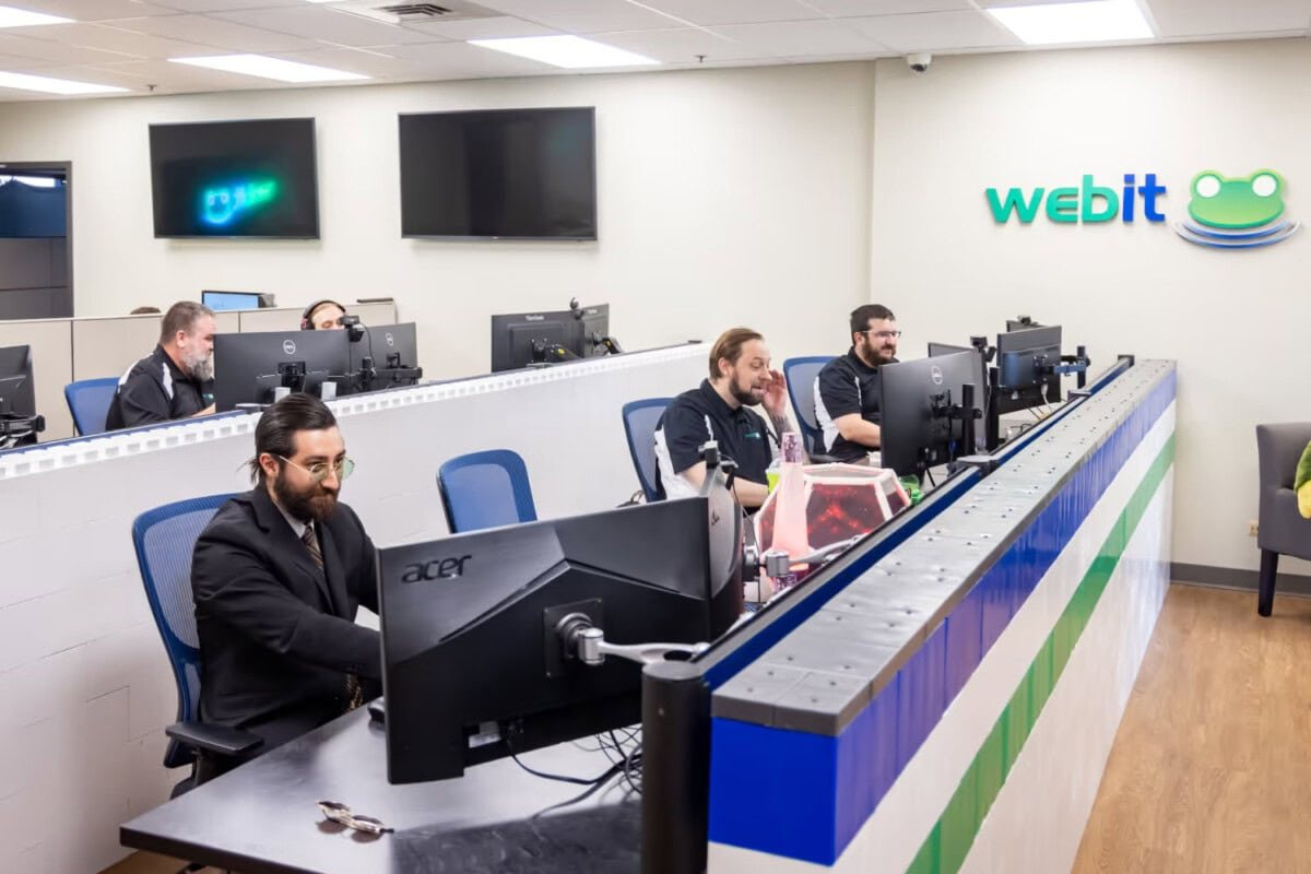 WEBIT help desk engineers working in the Naperville office